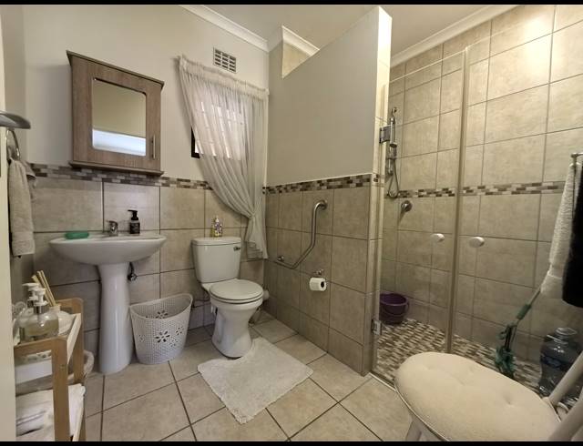 1 BEDROOM TOWNHOUSE FOR SALE IN OLIVEDALE